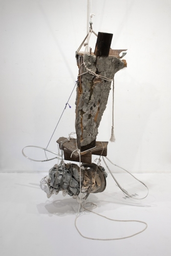 Concreto Tethered 